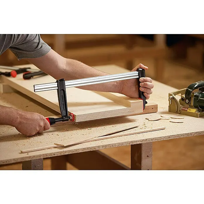 Bessey Spona iz temprane litine [SI] TP125S12BE - Razpon: 1.250 mm, Dolžina štrlečega dela: 120 mm - Primer uporabe