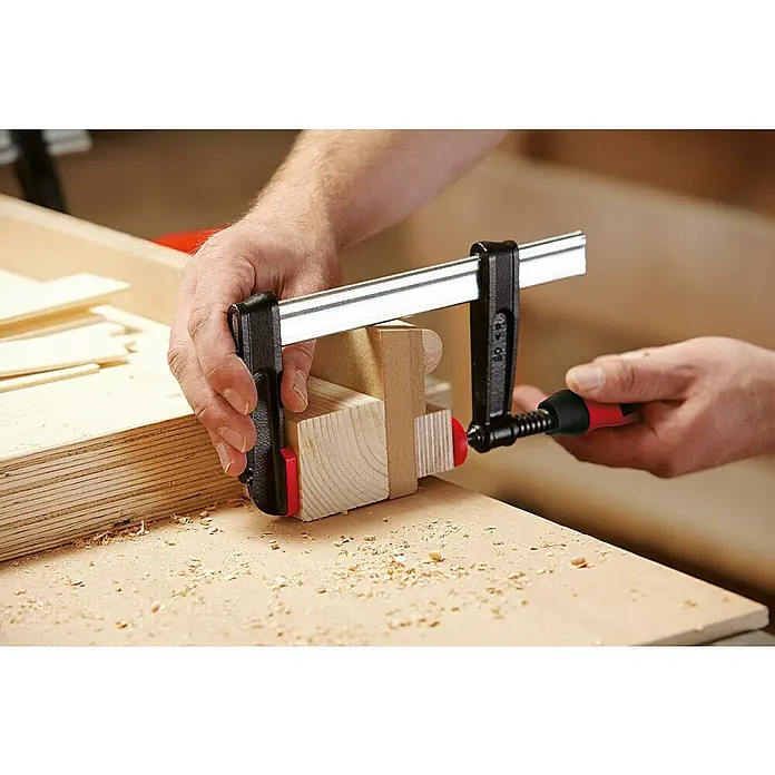Bessey Spona iz temprane litine [SI] TP125S12BE - Razpon: 1.250 mm, Dolžina štrlečega dela: 120 mm - Primer uporabe