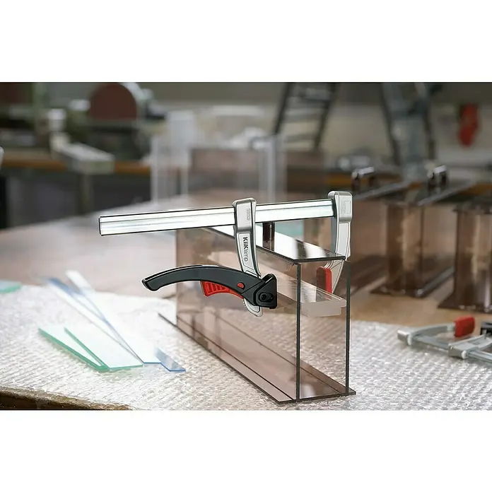 Bessey Magnesium-Zwinge KliKlamp KLI 25 - Spannweite: 250 mm, Ausladung: 80 mm - Stimmungsaufnahme