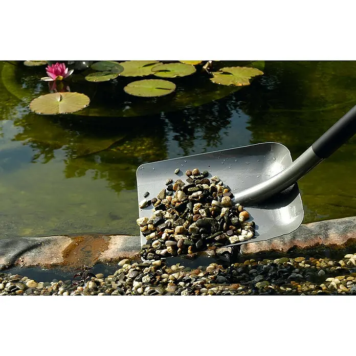Fiskars Ergonomic Schaufel - Breite: 23,5 cm, Schwarz - Anwendungsbeispiel
