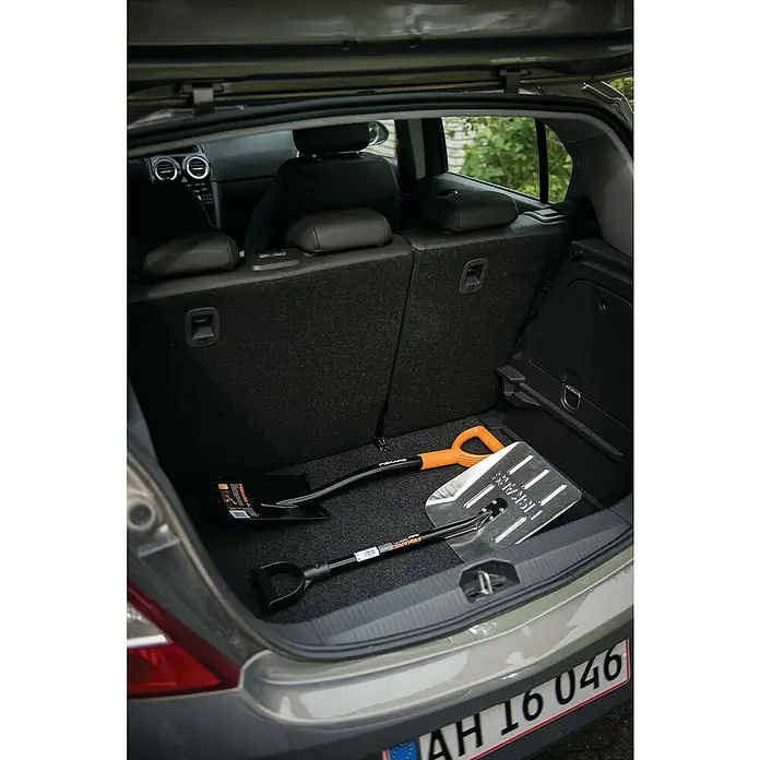 Fiskars Solid Auto-Spaten - Arbeitsbreite: 17 cm - Stimmungsaufnahme
