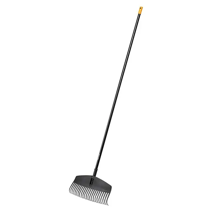 Fiskars Solid Fächerbesen M - Arbeitsbreite: 41 cm - Diagonale Ansicht