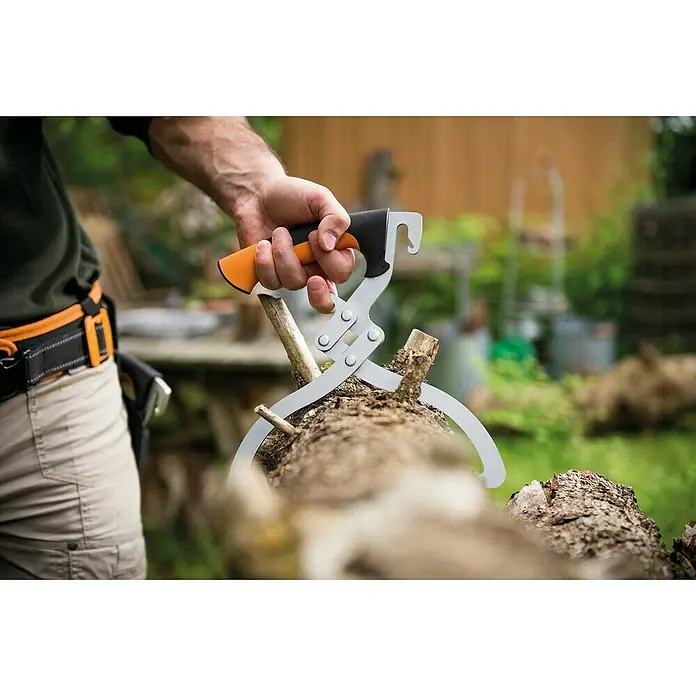 Fiskars WoodXpert Handpackzange - Länge: 38 cm - Anwendungsbeispiel