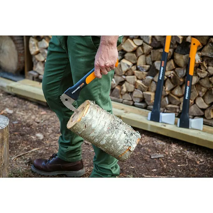 Fiskars WoodXpert Sappie - 35 cm - Toepassingsvoorbeeld