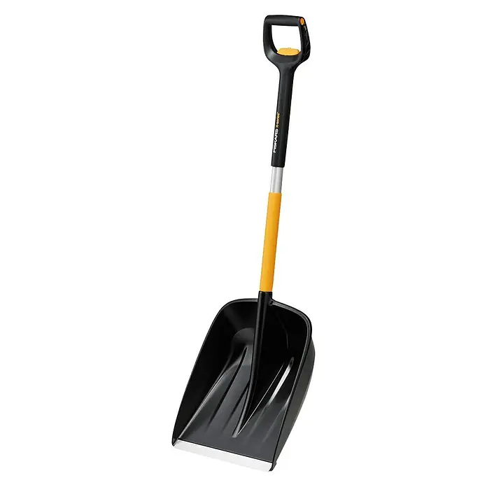Fiskars X-series Schneeschaufel - Breite: 36,2 cm, Teleskopstiel - Diagonale Ansicht