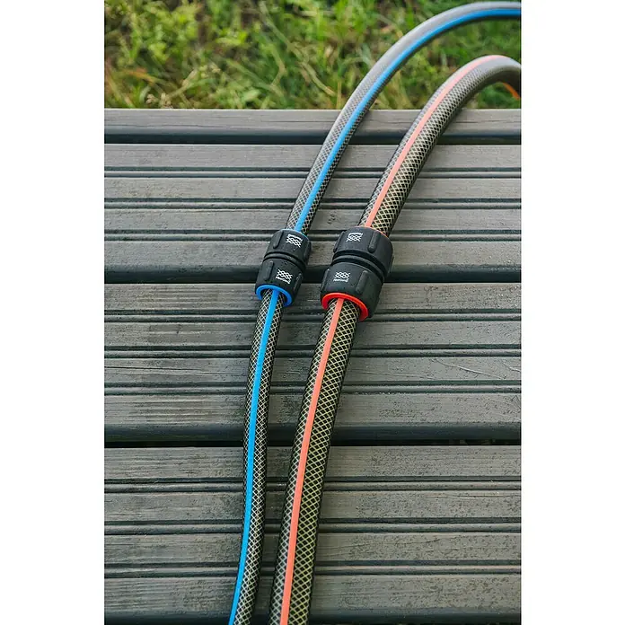 Fiskars FiberComp Reparator - Passend für: 1/2"-Schläuche Ø 13 mm, 5/8"-Schläuche Ø 15 mm - Stimmungsaufnahme