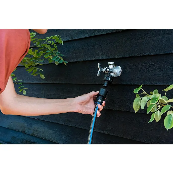Fiskars FiberComp Hahnverbinder Multi - Multigewinde, 21 mm (G ½″) - Anwendungsbeispiel
