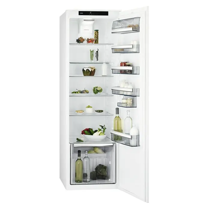 AEG Nevera SKE818E1DS - Contenido útil total: 311 l, 54,9 x 54,8 x 177,2 cm, Blanco - Producto en uso