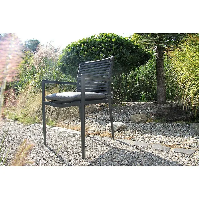 Acamp Gartenmöbel-Set New Jersey - 1 x Tisch Tulip, 3 x Stapelsessel New Jersey, Aluminium/Polyester/Stahl, Anthrazit/Dunkelgrau/Cemento - Stimmungsaufnahme