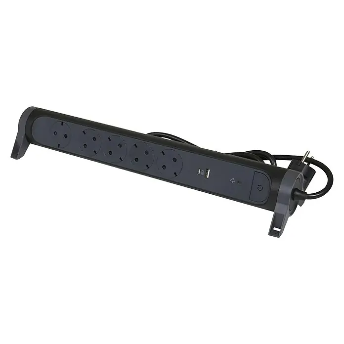 Legrand Steckdosenleiste mit USB - 5-fach, Kabellänge: 1,5 m, 3.680 W - Diagonale Ansicht