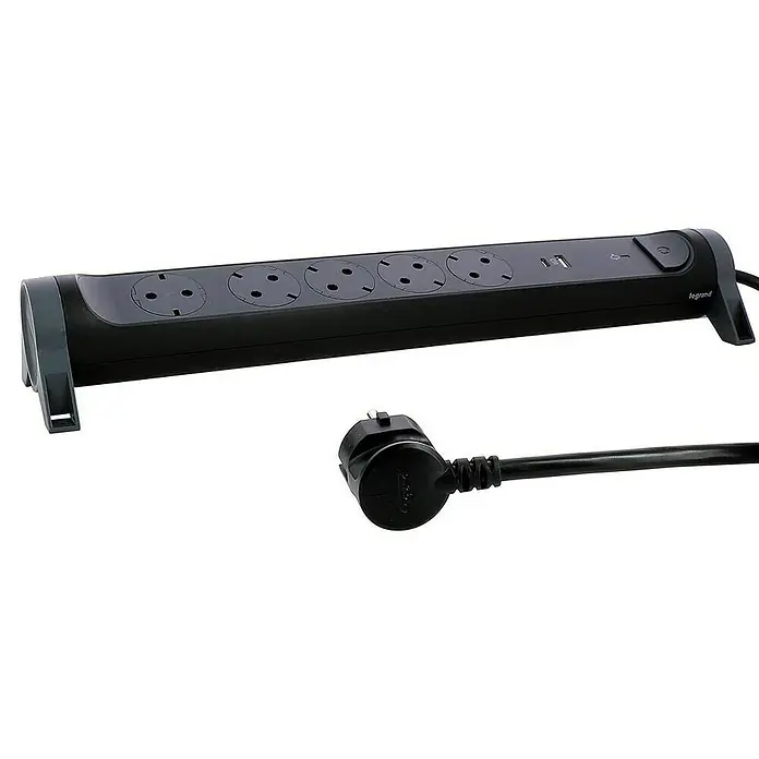 Legrand Steckdosenleiste mit USB - 5-fach, Kabellänge: 1,5 m, 3.680 W - Diagonale Ansicht