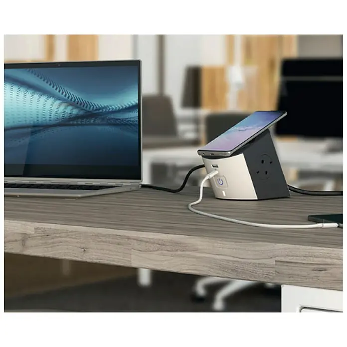 Legrand Smart-Steckdosenleiste - Anzahl Steckdosen Schuko: 2 Stk., USB-Anschluss: Max. 12 W - Stimmungsaufnahme
