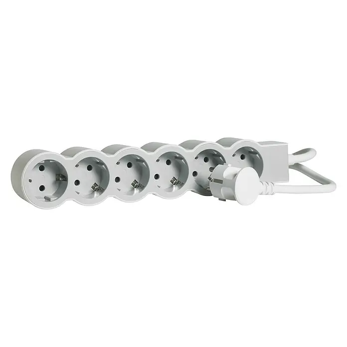 Legrand Steckdosenleiste Standard - 6-fach, Kabellänge: 1,5 m, 3.680 W - Diagonale Ansicht