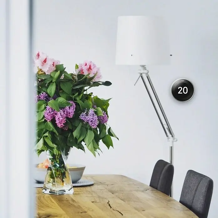 Google Nest Termostato inalámbrico 3ra generación - Negro, Ø x Al: 8,4 x 8,4 cm - Foto ambiente
