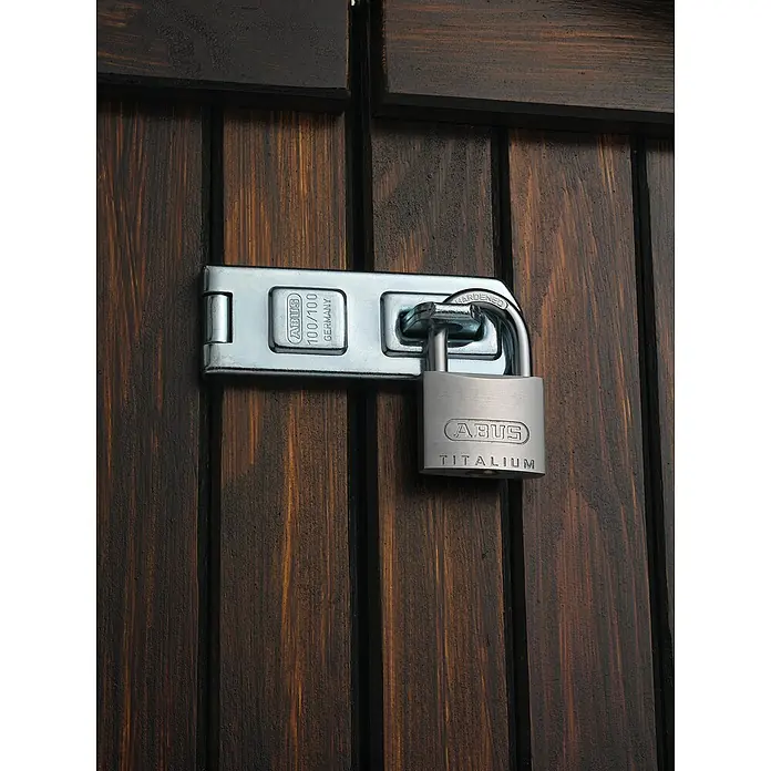 Abus Vorhängeschloss-Set Triples Gleichschließend - 3 Stk., Titalium-Spezialaluminium - Anwendungsbeispiel