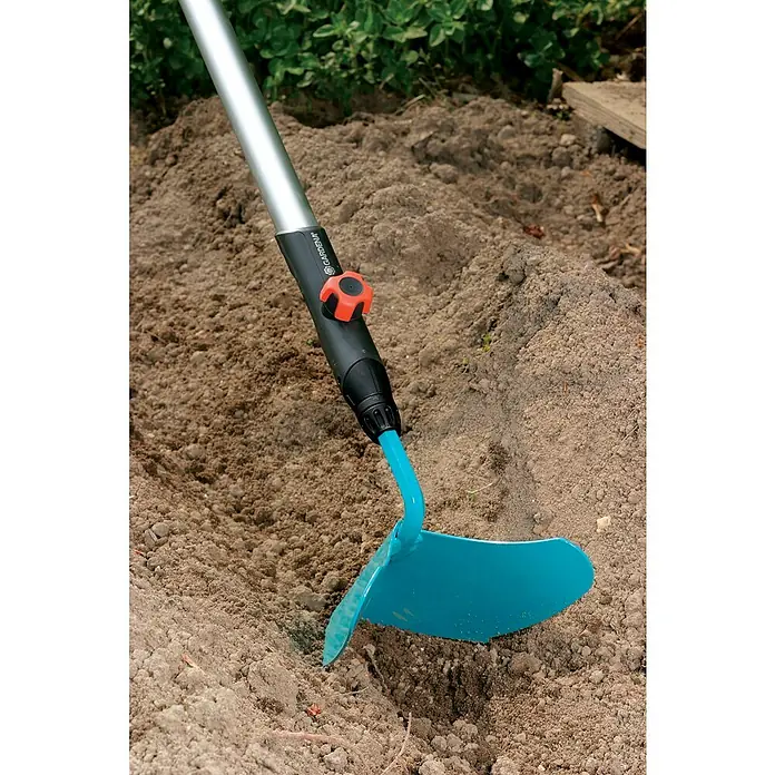 Gardena Combisystem Plug za redove Gardino - Radna širina: 16 cm - Proizvod u upotrebi