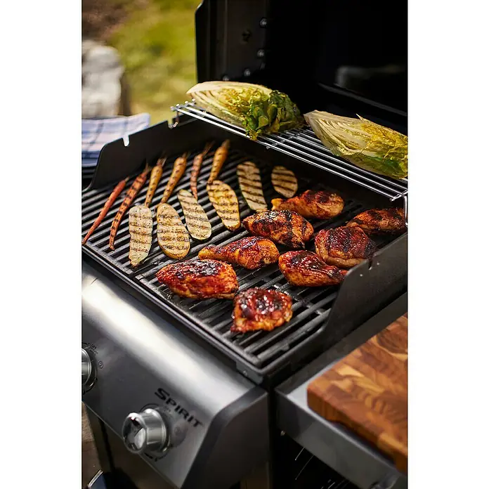 Weber Gasgrill Spirit Premium EP-335 GBS - Anzahl Brenner: 3, Hauptgrillfläche: 60 x 45 cm, 15,1 kW - Anwendungsbeispiel