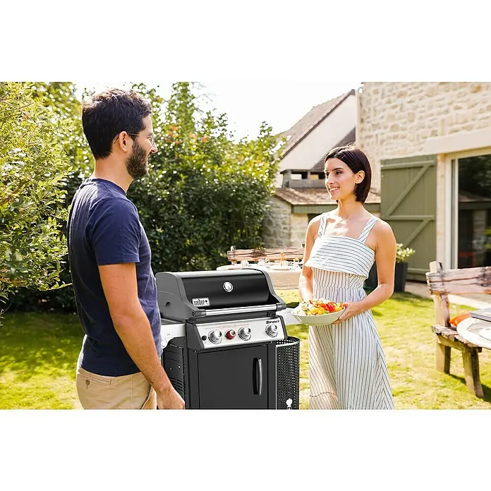 Weber Gasgrill Spirit Premium EP-335 GBS - Anzahl Brenner: 3, Hauptgrillfläche: 60 x 45 cm, 15,1 kW - Anwendungsbeispiel