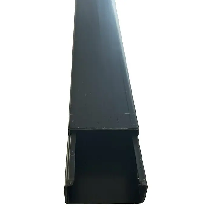 Kabelkanal - L x B x H: 2 m x 30 mm x 15 mm, Schwarz - Detailaufnahme
