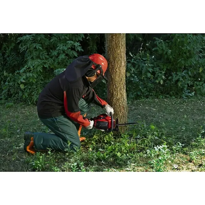 Einhell Benzinska lančana motorna pila - Snaga motora: 1.300 W, Dužina mača: 35,5 cm - Proizvod u upotrebi