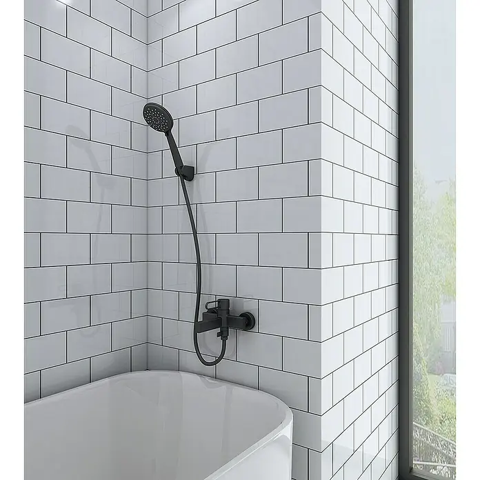 IO Dior Grifo monomando de bañera - Negro, Mate - Foto ambiente