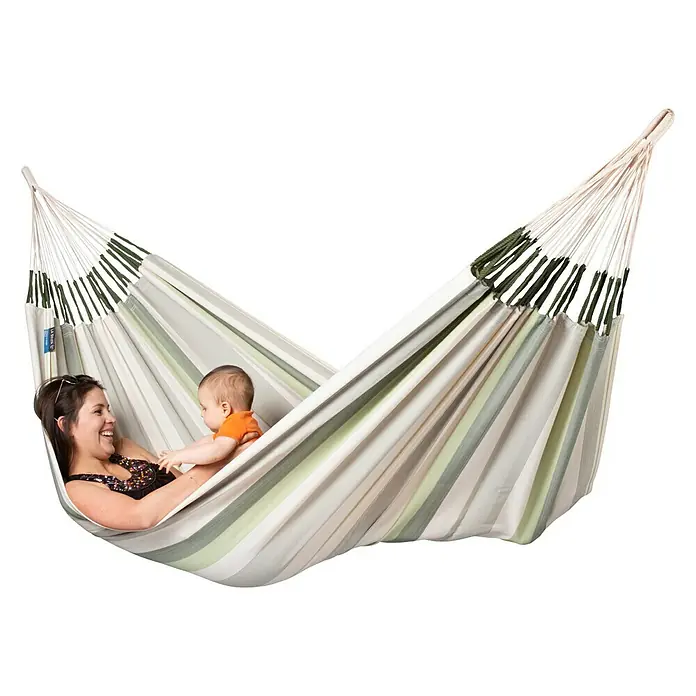 Hamaca colgante doble Brisa Cedar - L x An: 350 x 160 cm, Gris/Verde/Blanco - Producto en uso