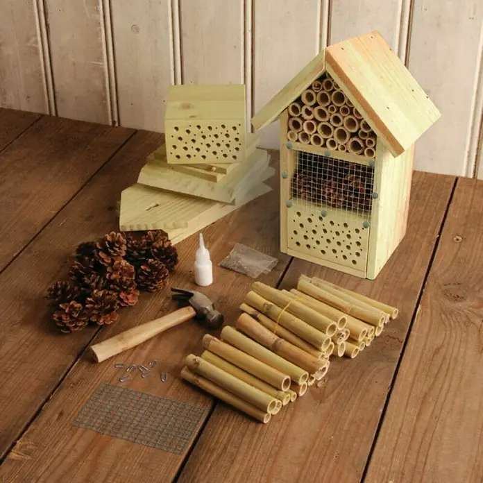 Esschert Design Hotel za insekte - 14,4 x 18,5 x 26,5 cm, Natur - Živopisni prikaz