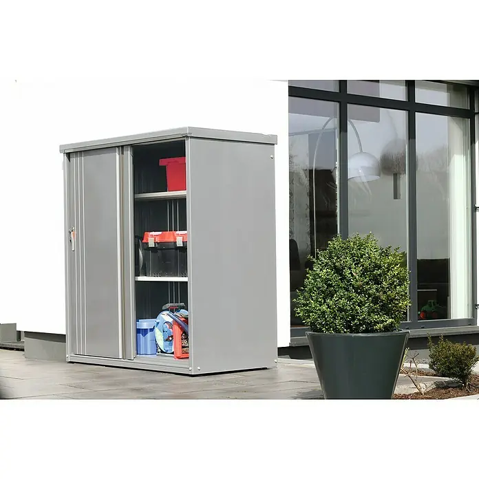 Wolff Finnhaus Geräteschrank 135 - 130 x 53 cm, Grau, 2 Regalböden - Stimmungsaufnahme