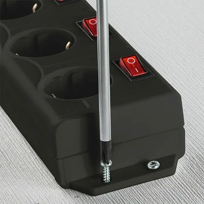 Hama Base de enchufe múltiple XL - x 6, Negro, Longitud del cable: 1,5 m, 3.500 W - Primer plano