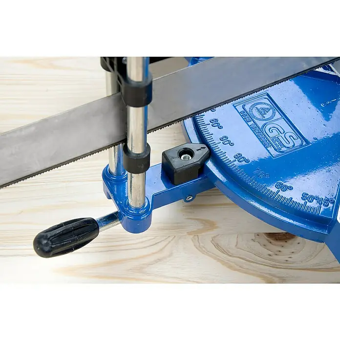 Alpha Tools Gehrungssäge - Schnittbreite: Max. 160 mm bei 90°, Schnitthöhe: 100 mm - Detailaufnahme