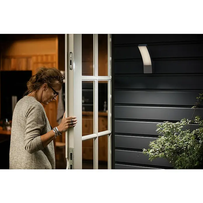 Philips Splay Aplique para exterior LED - 12 W, L x An x Al: 16 x 8 x 24 cm, Color del marco: Antracita, Blanco frío - Producto en uso