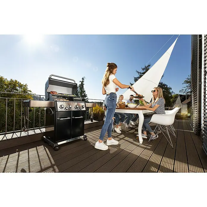 Broil King Plinski roštilj Baron 490 - Broj plamenika: 4, Snaga: 11,4 kW - Proizvod u upotrebi
