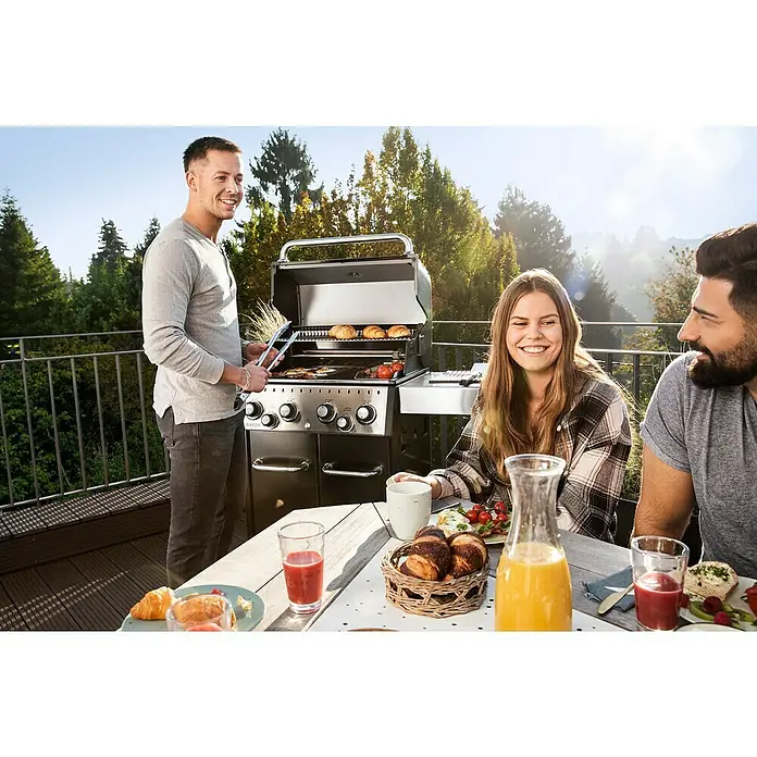 Broil King Plinski roštilj Baron 490 - Broj plamenika: 4, Snaga: 11,4 kW - Proizvod u upotrebi