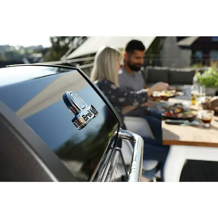 Broil King Plinski roštilj Crown 490 - Broj plamenika: 4, Snaga: 11,4 kW - Proizvod u upotrebi