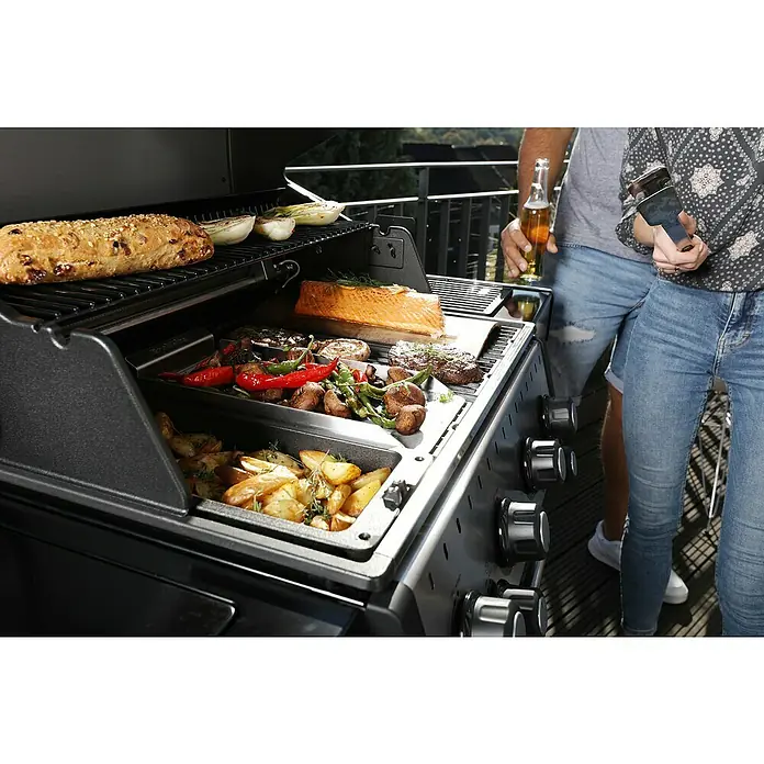 Broil King Plinski roštilj Crown 490 - Broj plamenika: 4, Snaga: 11,4 kW - Proizvod u upotrebi
