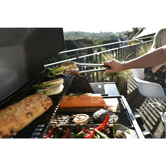 Broil King Plinski roštilj Crown 490 - Broj plamenika: 4, Snaga: 11,4 kW - Proizvod u upotrebi