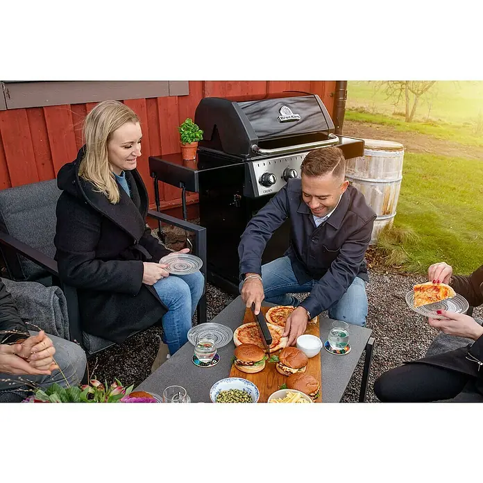 Broil King Plinski roštilj Crown 420 - Broj plamenika: 4, Snaga: 11,4 kW - Proizvod u upotrebi