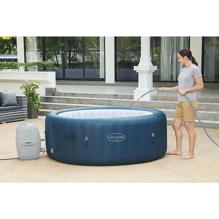 Bestway Lay-Z-Spa Buiten-whirlpool Milan Plus - Ø x h: 196 x 71 cm, 916 l, Geschikt voor: 4 - 6 personen - Toepassingsvoorbeeld