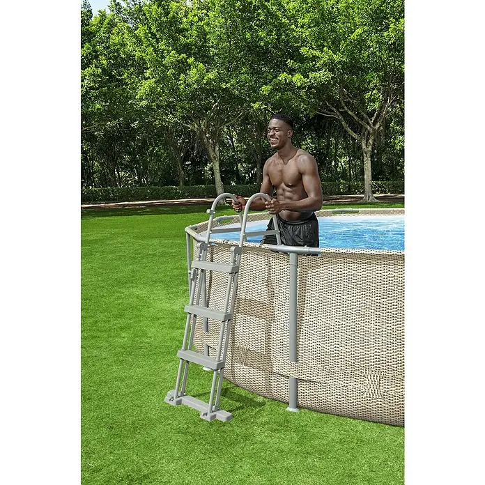 Bestway Ljestve za bazen - PVC, Visina: 107 cm - Proizvod u upotrebi