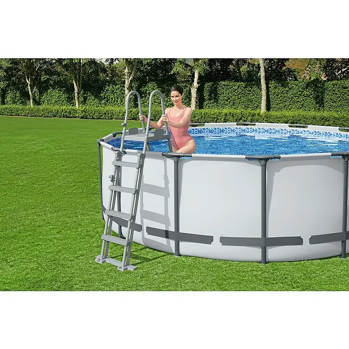 Bestway Ljestve za bazen - PVC, Visina: 132 cm - Proizvod u upotrebi