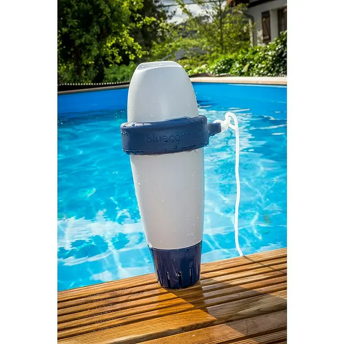 Fluidra Blue Connect Analizador de agua Inteligente - Control a través de aplicación de smartphone - Foto ambiente