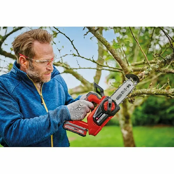 Einhell Akumulatorska lančana pila Fortexx 18/20 TH-solo - 18 V, Litij-ionska, Dužina mača: 20 cm - Proizvod u upotrebi