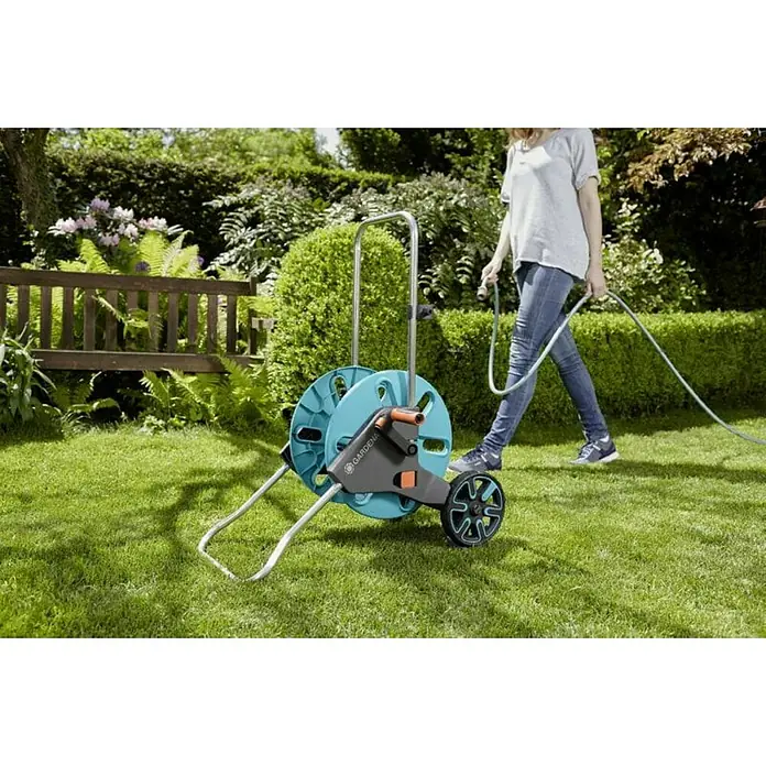 Gardena Kolica za vrtno crijevo CleverRoll M - Plastika/metal, Kapacitet crijeva: 60 m, 13 mm (½″) - Proizvod u upotrebi