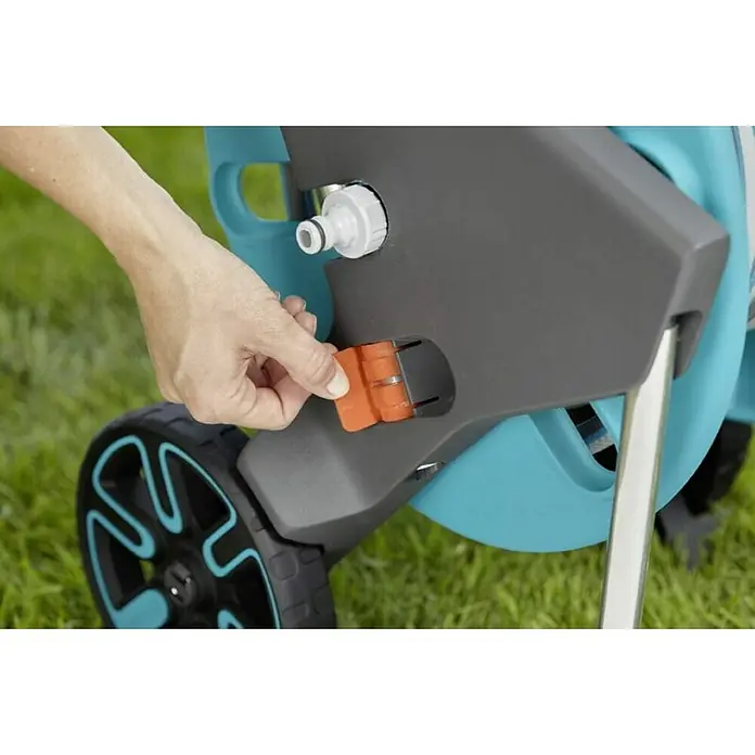 Gardena Kolica za vrtno crijevo CleverRoll M - Plastika/metal, Kapacitet crijeva: 60 m, 13 mm (½″) - Proizvod u upotrebi