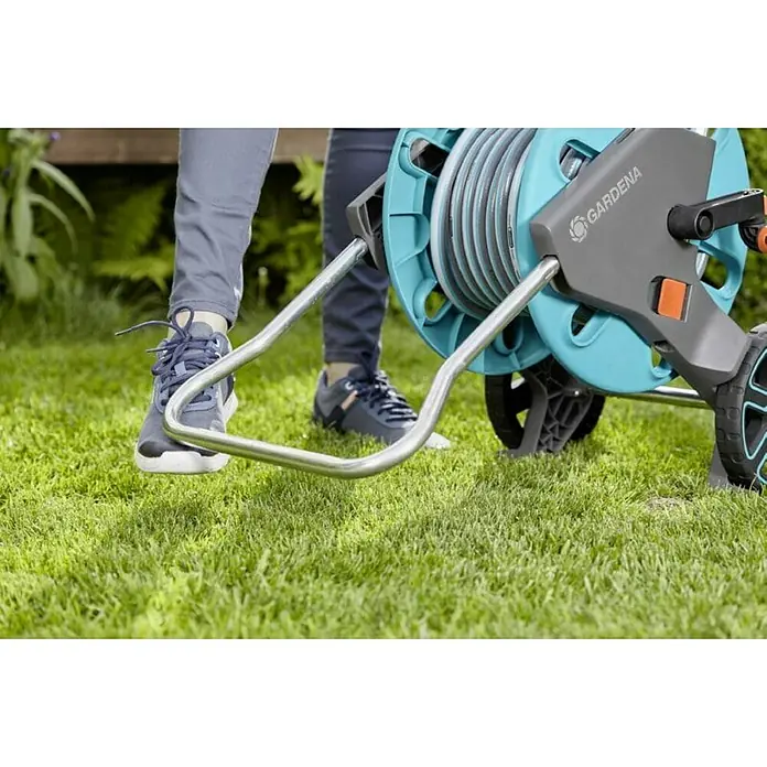 Gardena Kolica za vrtno crijevo CleverRoll M - Plastika/metal, Kapacitet crijeva: 60 m, 13 mm (½″) - Proizvod u upotrebi
