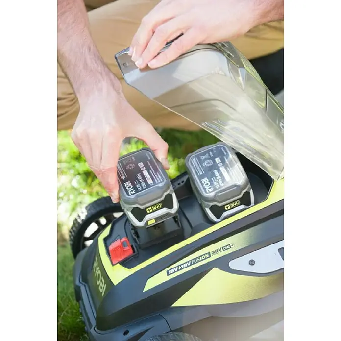 Ryobi Akumulatorska kosilica RLM18X41H240 - 18 V, 2 baterije, 4 Ah - Proizvod u upotrebi