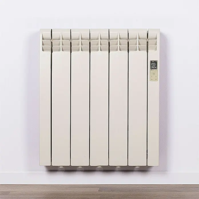 Rointe Emisor térmico RAL - 550 W, Blanco ostra, 9,7 x 51 x 58,5 cm - Foto ambiente