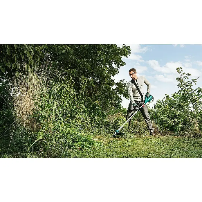 Bosch Elektro-Freischneider AFS 23-37 - 950 W, Schnittbreite: 37 cm Faden/23 cm Messer - Anwendungsbeispiel