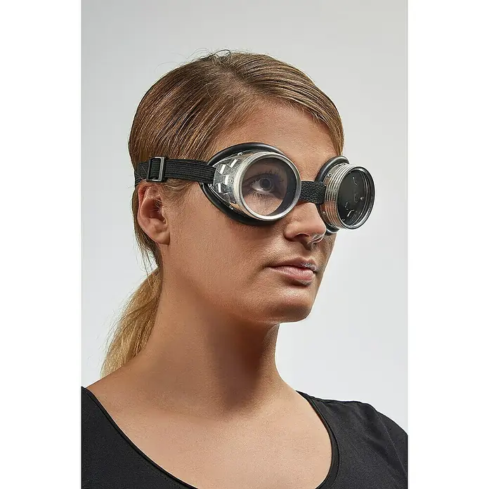 Wolfcraft Schutzbrille - Schwarz, Silber, Gummiband - Anwendungsbeispiel