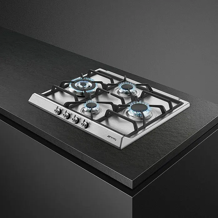 Smeg Placa de cocción de gas SER60SGH3 - Zonas de cocción: 4 ud., Gas, Parrillas de hierro fundido, Acero inoxidable - Foto ambiente